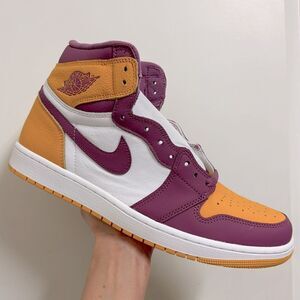 ⭐️NIKE AIR JORDAN 1 RETRO HI OG SNEAKERS